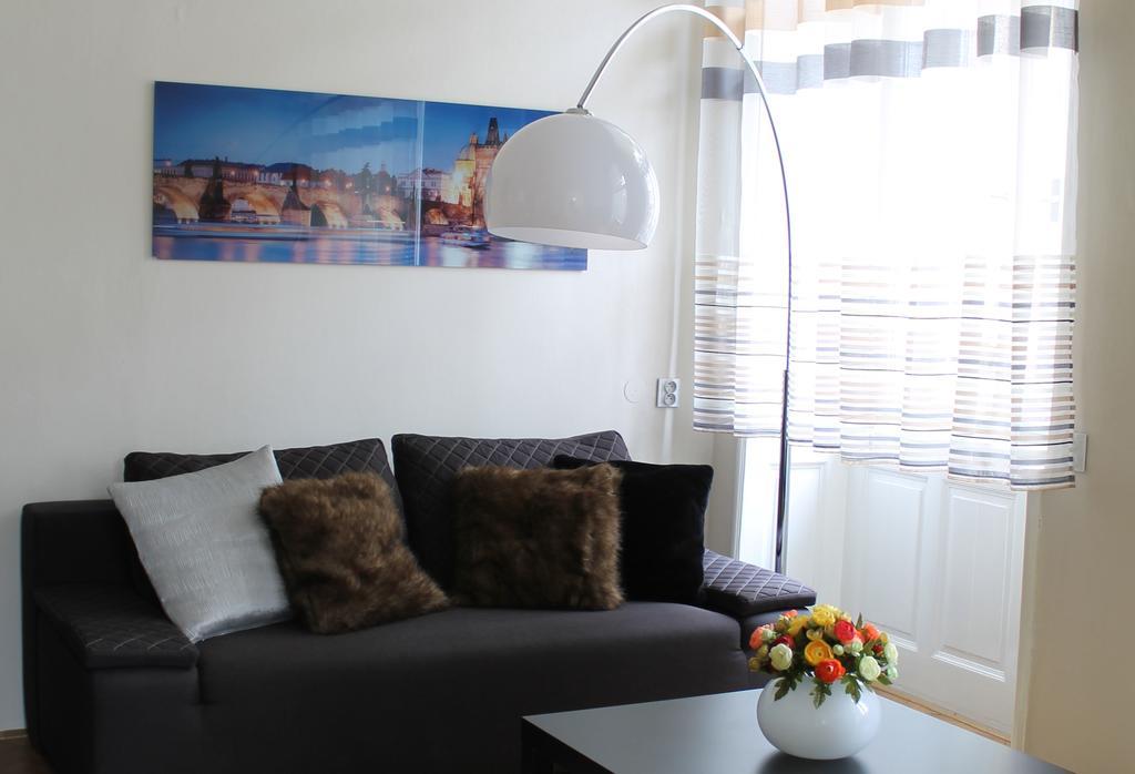 Royal Prague Apartment Celakovskeho Sady Praga Quarto foto